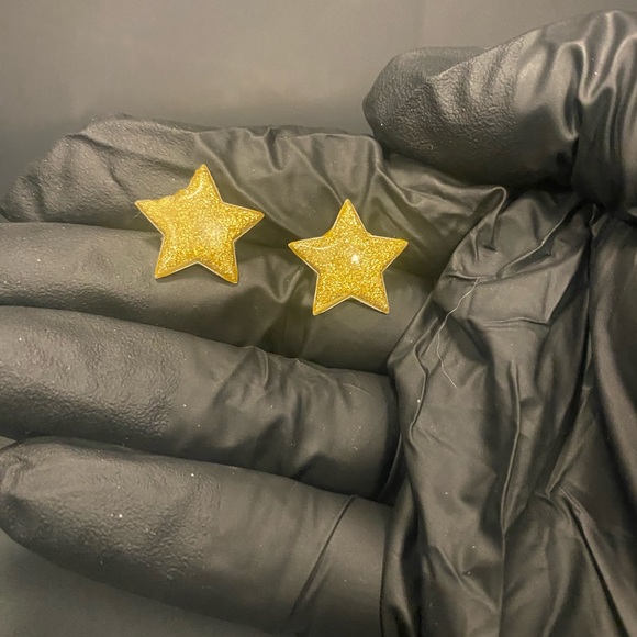 Gold colored post earrings - Picture 1 of 3